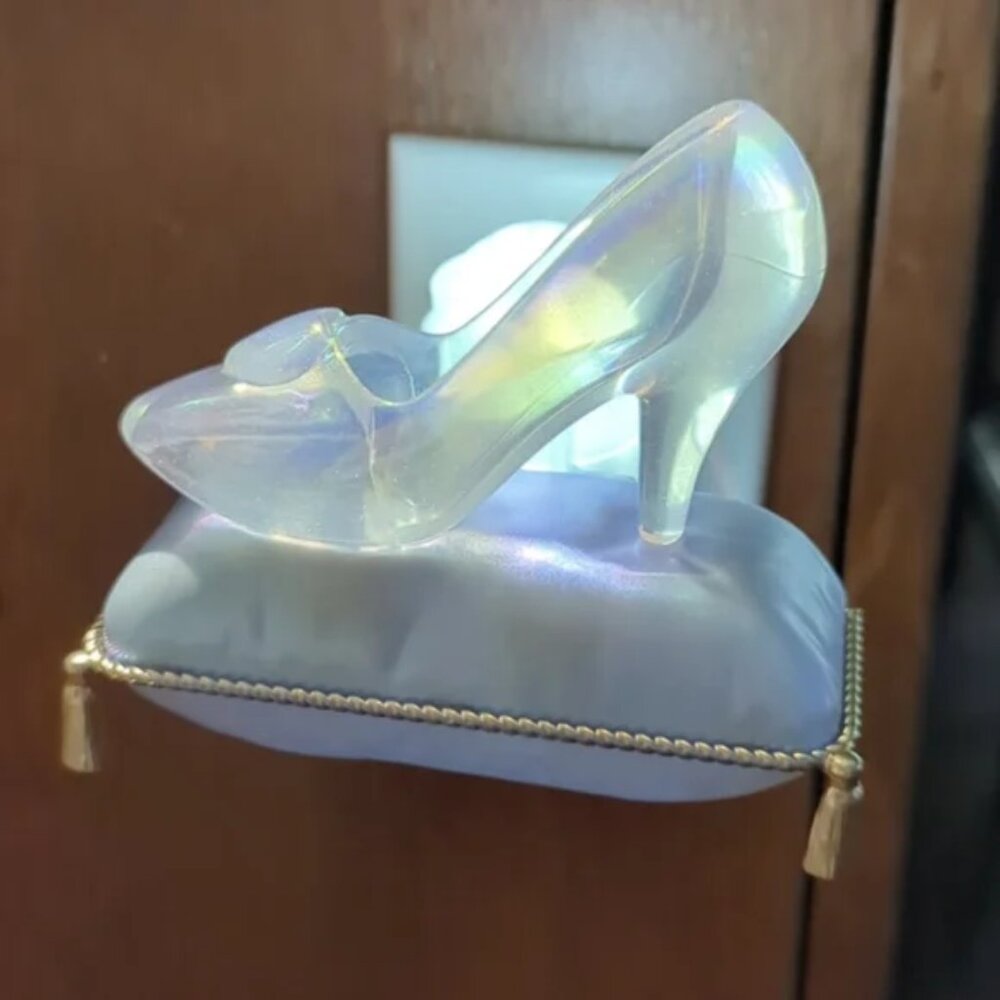 Bath and Body Works Cinderella Wallflowers Scent Control Nightlight -NEW